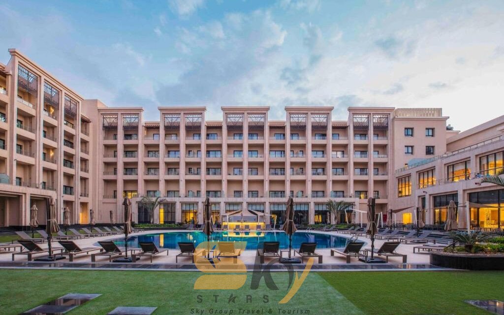فندق تريومف الفاخر Triumph Luxury Hotel